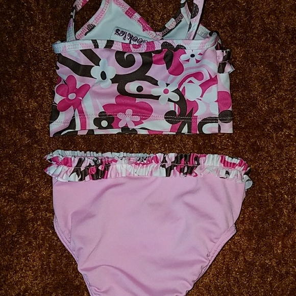 Swimsuit - Picture 2 of 3